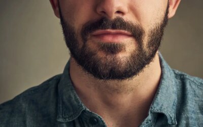 Tailler une barbe courte : guide pratique pour un style parfait
