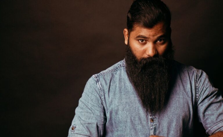 Homme à la barbe longue et fournie (photo d'illustration, Beardburys)